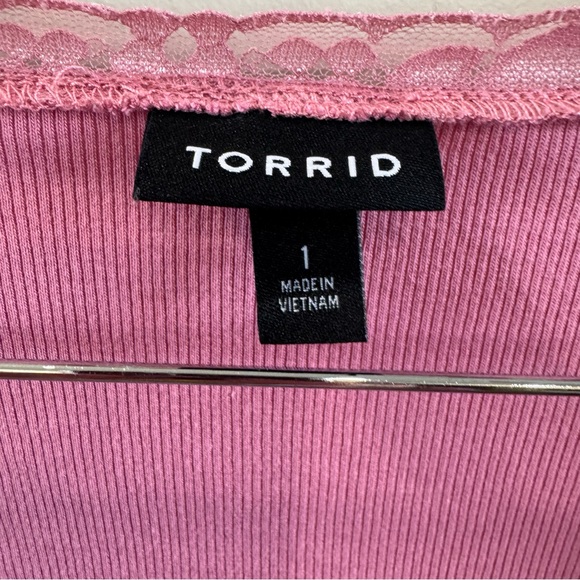 Torrid Cotton Modal Rib Scoop Neck Lace Trim Tee - Picture 5 of 9